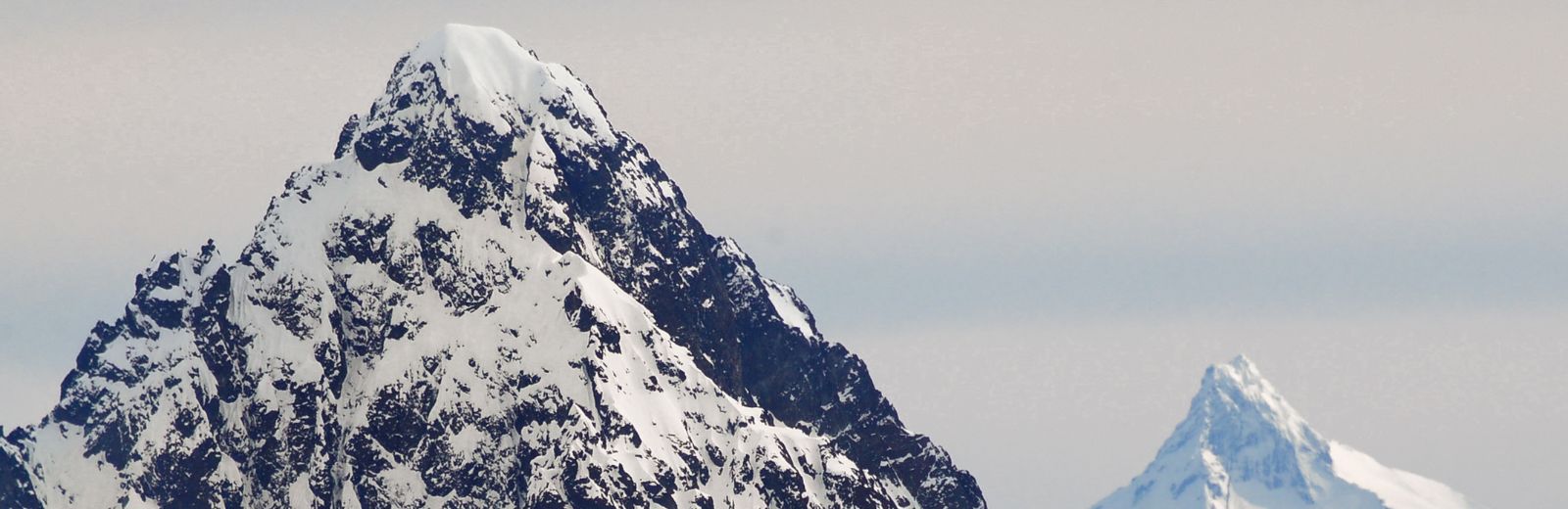 pico de montanha nevada